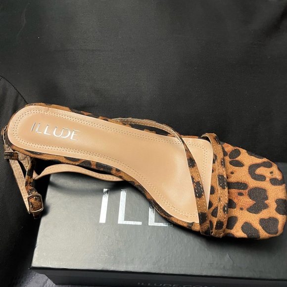 Ankle strap shoes - Picture 5 of 9